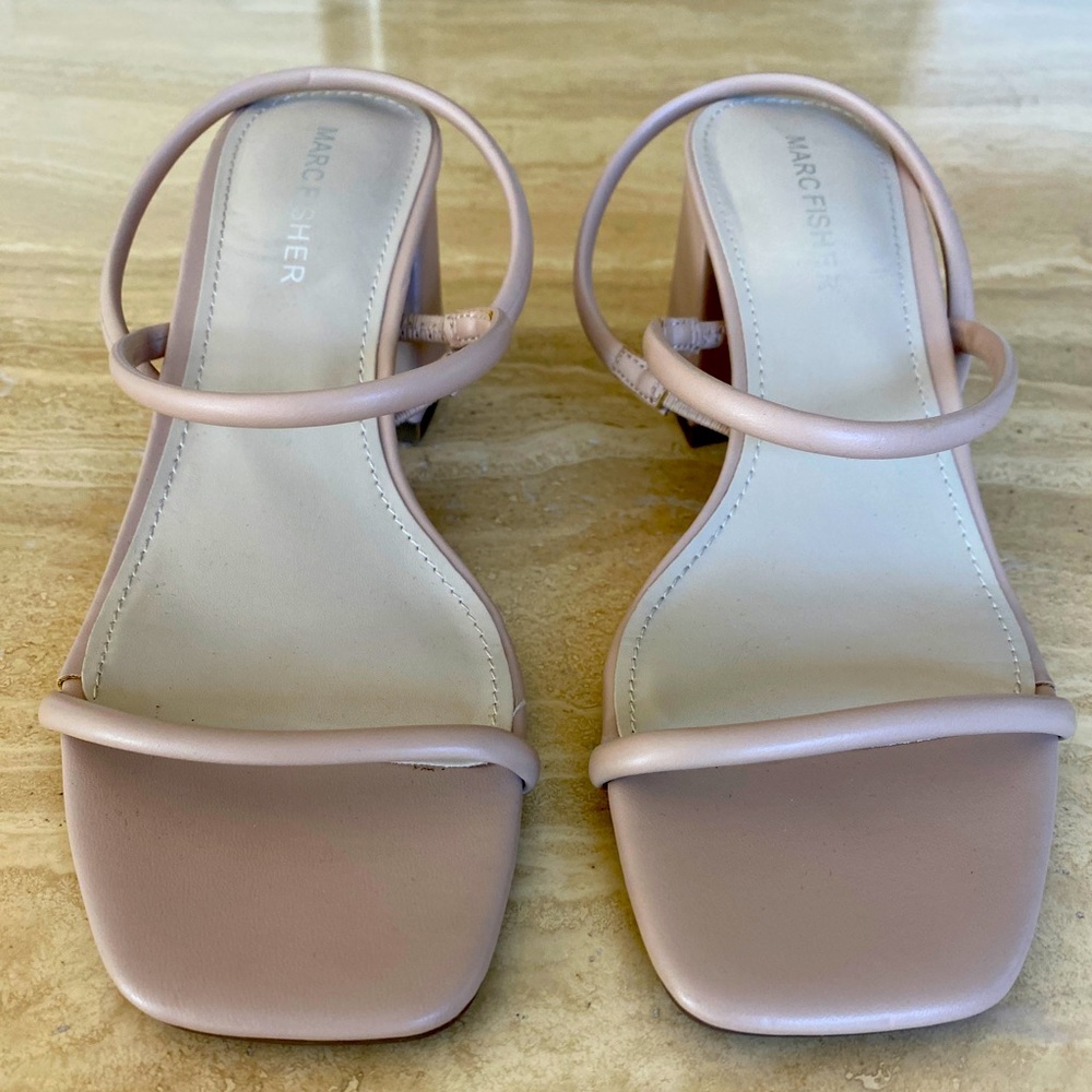 Marc Fisher 3” block heel sandals. Size 6 Neutral/Beige color